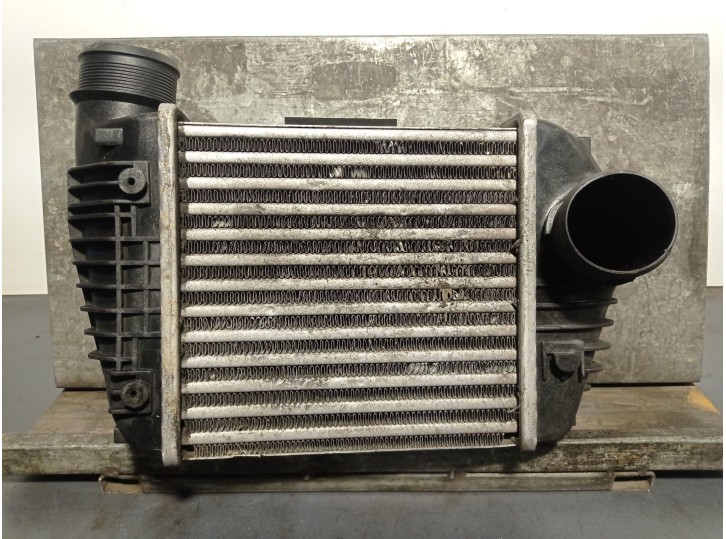 Recambio de intercooler para audi a6 c6 (4f2) 2.7 tdi quattro referencia OEM IAM 4F0145806R 4F0145805AF JDEUS