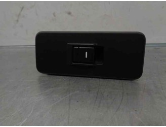 Recambio de mando elevalunas trasero derecho para land rover range rover sport 2.7 td v6 cat referencia OEM IAM YUD501070 