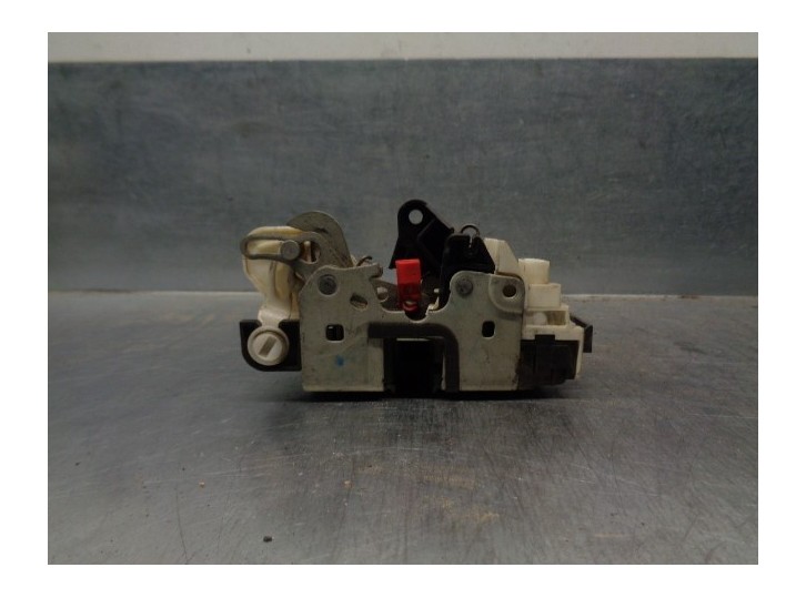 Recambio de cerradura puerta trasera derecha para dodge caliber 2.0 16v crd cat referencia OEM IAM 4589414AA 