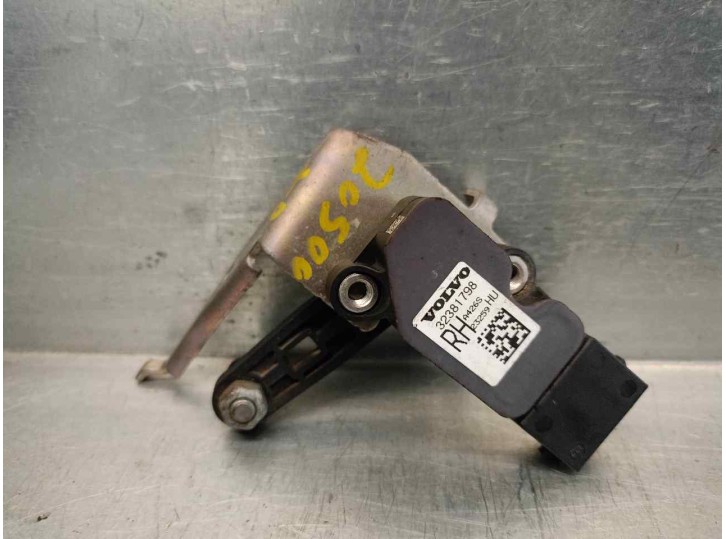 Replacement headlight adjustment motor for Volvo XC60 OEM IAM reference 32381798 