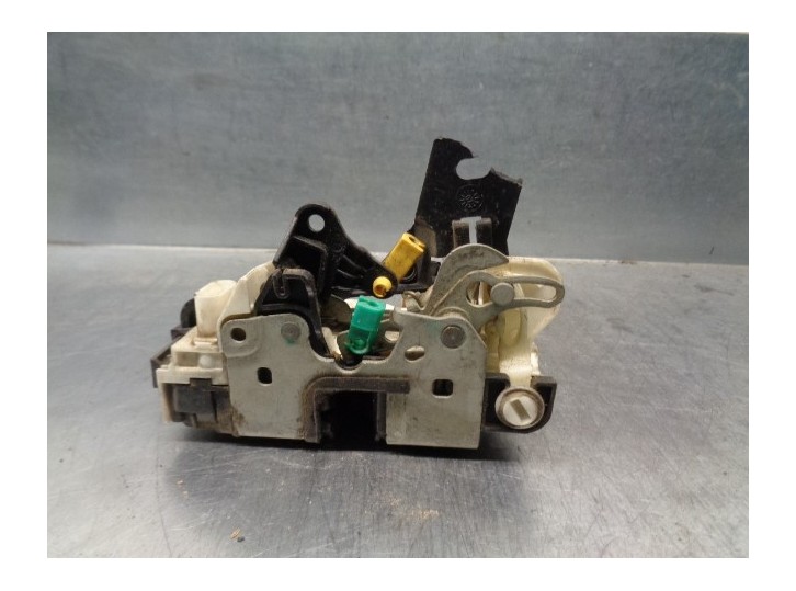 Recambio de cerradura puerta trasera izquierda para dodge caliber 2.0 16v crd cat referencia OEM IAM 4589415AA 4 PINES 5 PUERTAS