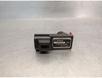 Recambio de sensor para hyundai h350 furgoneta 2.5 crdi referencia OEM IAM 0261230205 BOSCH