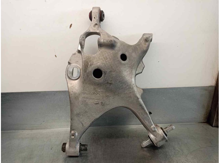 Recambio de brazo suspension inferior trasero derecho para volvo xc60 referencia OEM IAM 32395068  