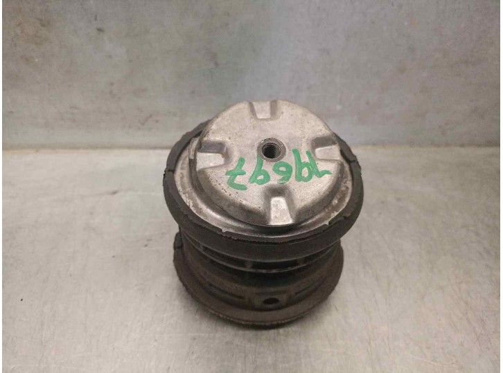 Replacement right engine mount for Mercedes-Benz CLK Class (W208) Coupe 3.2 V6 18V CAT OEM IAM reference A2022402717 