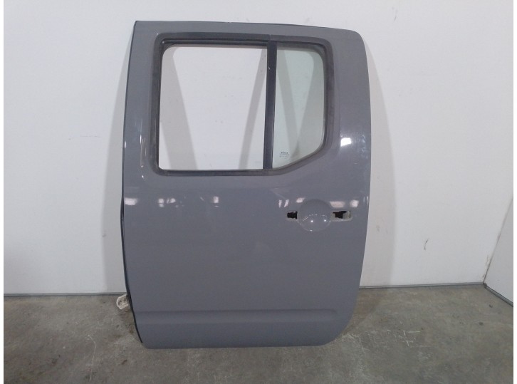 Recambio de puerta trasera izquierda para nissan navara pick-up (d40m) 2.5 dci cat referencia OEM IAM 82101EB30J GRIS