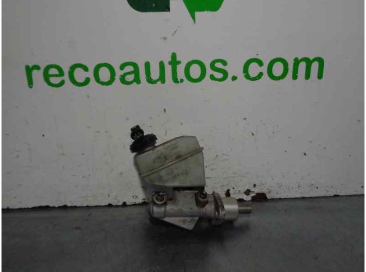 Replacement brake master cylinder for Renault Clio II Phase II (B/CB0) 1.5 dCi Diesel OEM IAM reference 8200262441 ATE