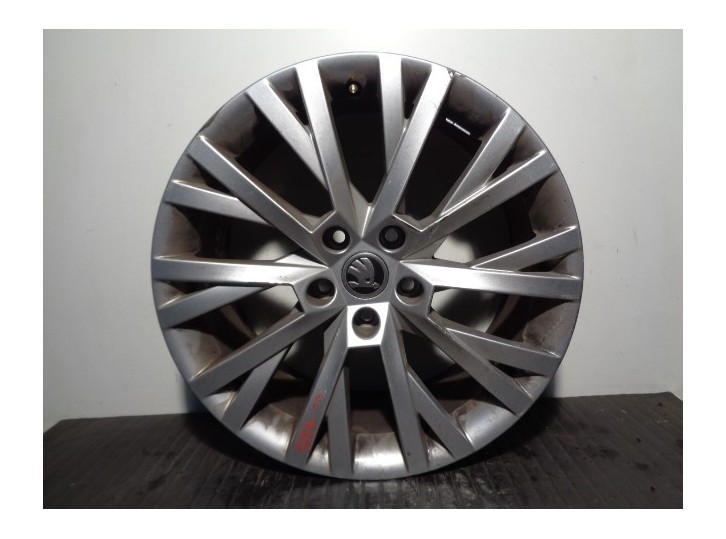 Recambio de llanta para skoda superb combi (3v5) 2.0 tdi referencia OEM IAM 3V0601025AN R188JX18H2ET44 