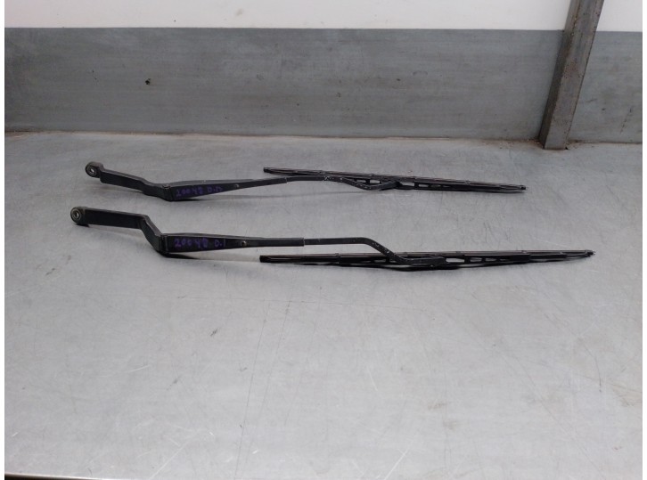 Recambio de brazo limpia delantero derecho para mg streetwise 1.4 referencia OEM IAM DKG0000 