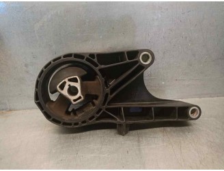 Recambio de soporte motor delantero para opel insignia berlina 1.6 cdti dpf referencia OEM IAM 13227762 