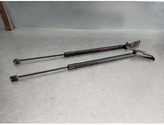 Replacement trunk / tailgate struts for Volkswagen Passat Variant (3G5) 2.0 TDI OEM IAM reference 3G9827550B 