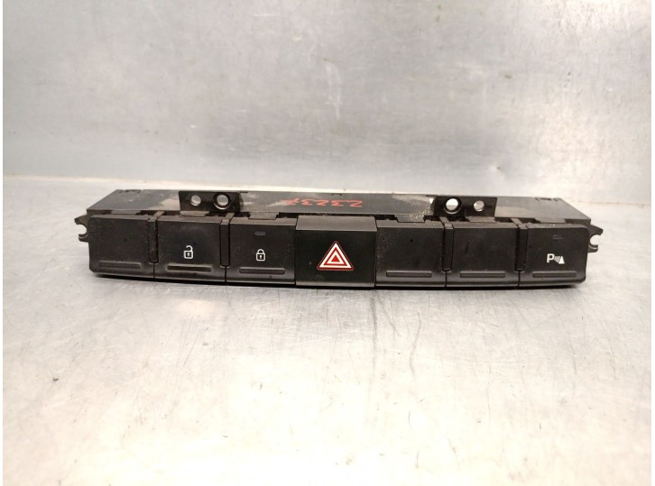 Recambio de mando multifuncion para hyundai h350 furgoneta 2.5 crdi referencia OEM IAM 9370059140 93700591404X 