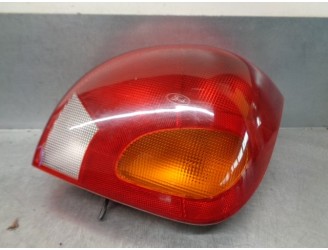 PILOTO TRASERO DERECHO 96FG13N004AB 5 PUERTAS