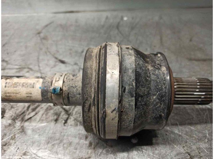 Replacement rear left driveshaft for Jeep Compass (MP, M6, MV, M7) 1.3 OEM IAM reference 00521137690 