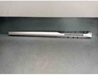 Replacement front trim strips for Volkswagen Passat Variant (3G5) 2.0 TDI OEM IAM reference 3G1853262 