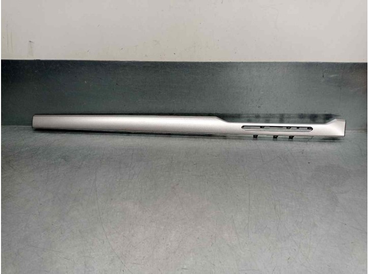 Recambio de molduras delanteras para volkswagen passat variant (3g5) 2.0 tdi referencia OEM IAM 3G1853262 