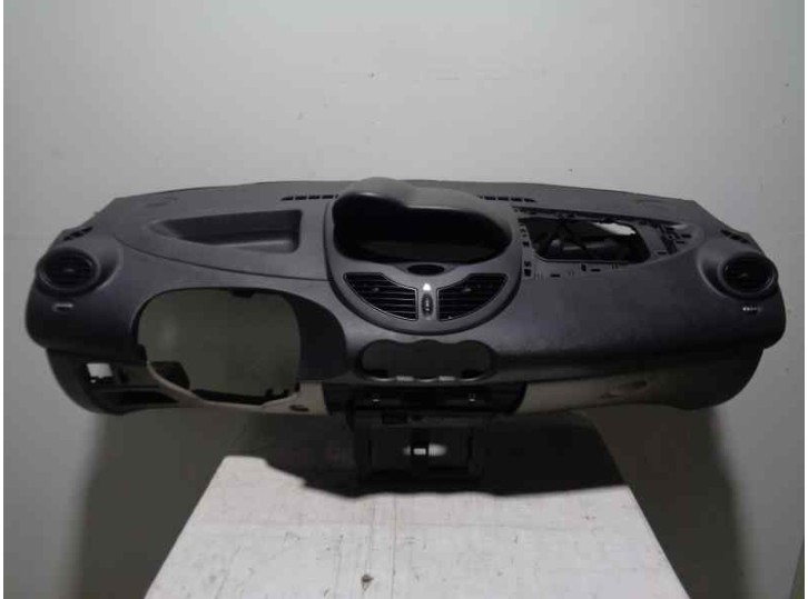 Recambio de salpicadero para renault twingo 1.5 dci diesel referencia OEM IAM 8200536579 NEGRO Y GRIS 