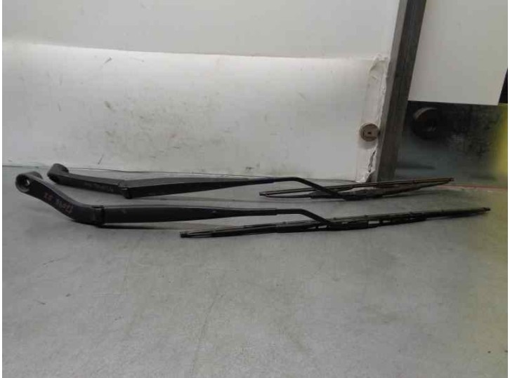 Recambio de brazo limpia delantero derecho para chevrolet cruze 2.0 diesel cat referencia OEM IAM 95971328 95971329 