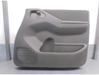 Recambio de guarnecido puerta delantera derecha para nissan navara pick-up (d40m) 2.5 dci cat referencia OEM IAM 809005X70A 