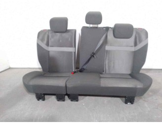 Recambio de asientos traseros para ford kuga (cbv) 2.0 tdci cat referencia OEM IAM 1318012 TELA Y CUERO NEGRO CON MARCAS BLANCAS
