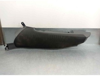 Replacement rear trim moldings for Volkswagen Passat Variant (3G5) 2.0 TDI OEM IAM reference 3G9885701 