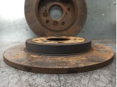 Replacement rear brake disc for Toyota Auris 1.8 16V cat OEM IAM reference 