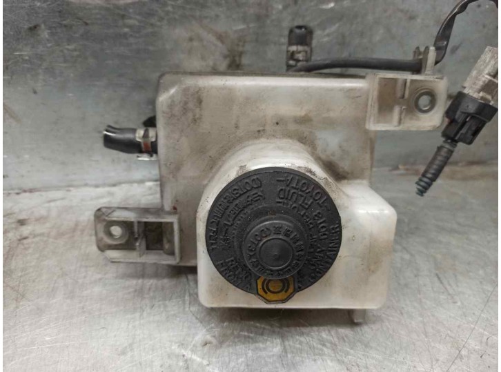 Recambio de deposito servo para toyota auris 1.8 16v cat referencia OEM IAM   