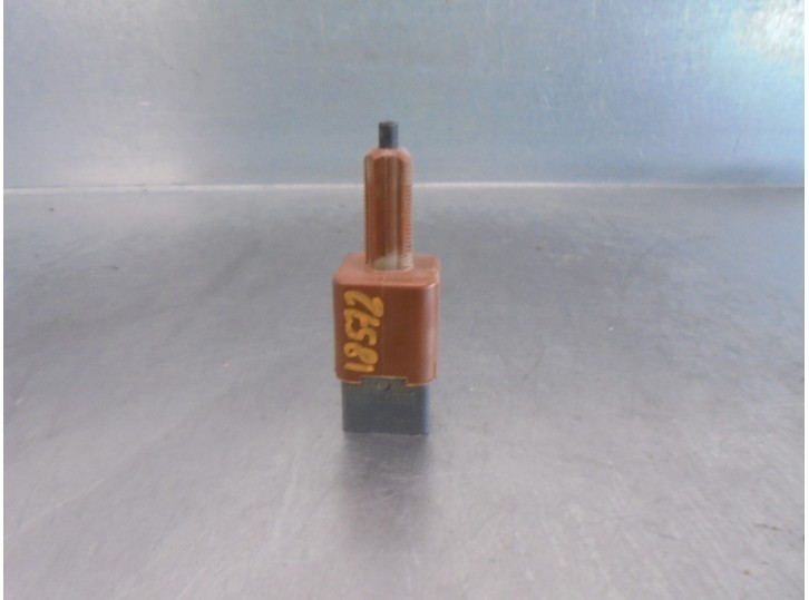 Recambio de interruptor para nissan navara pick-up (d40m) 2.5 dci cat referencia OEM IAM 25320JN00A 