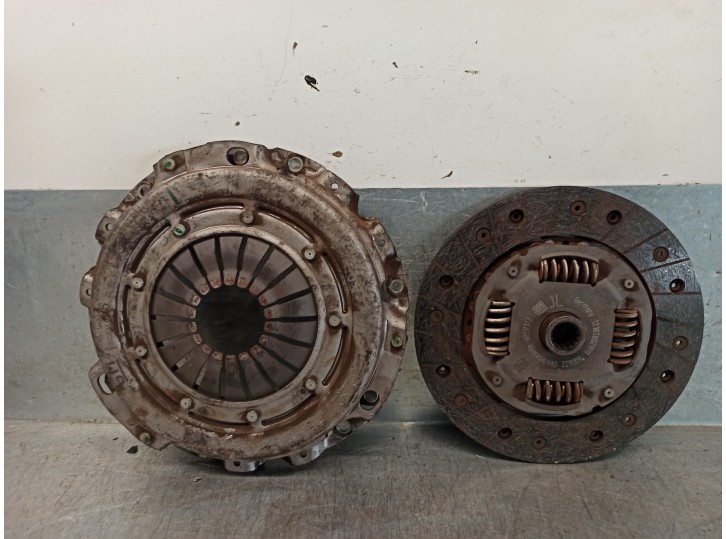 Recambio de kit embrague para opel corsa c 1.4 16v referencia OEM IAM 90522511  