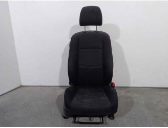 Recambio de asiento delantero derecho para hyundai i30 1.6 crdi cat referencia OEM IAM 882002R010FCA TELA NEGRA CON MARCAS BLANC