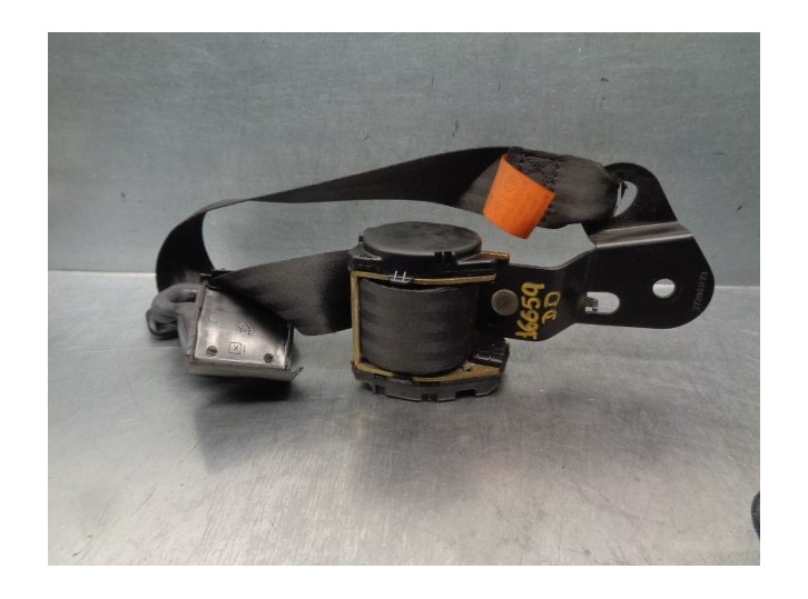 Replacement front right seatbelt for Ford Sierra Saloon OEM IAM reference 87BBF61294B1A 4 DOORS