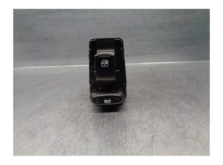 Recambio de mando elevalunas delantero derecho para daewoo evanda 2.0 cat referencia OEM IAM 96327938  