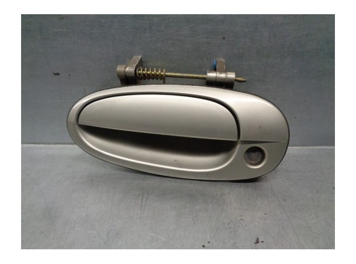 Recambio de maneta exterior delantera izquierda para daewoo evanda 2.0 cat referencia OEM IAM 96326829 