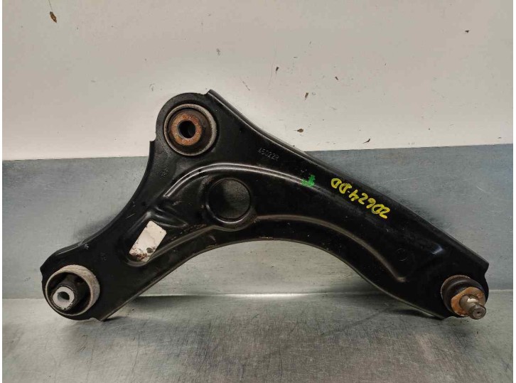 Replacement front right lower suspension arm for Dacia Sandero III 1.0 TCe 90 OEM IAM reference 545041584R 
