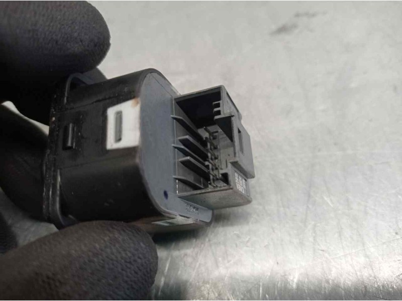 Recambio de mando retrovisor para volkswagen polo beats referencia OEM IAM 2G0959565E  