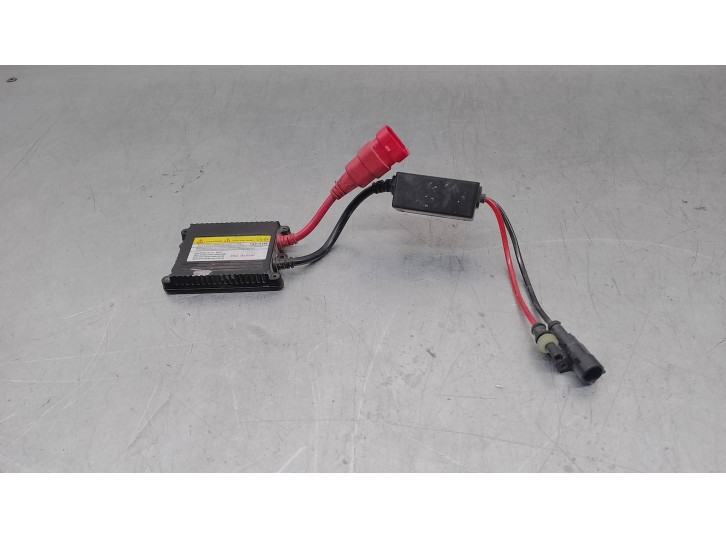 Replacement xenon headlight control unit for Volkswagen Passat Sedan (3B3) 1.9 TDI OEM IAM reference 23000V 