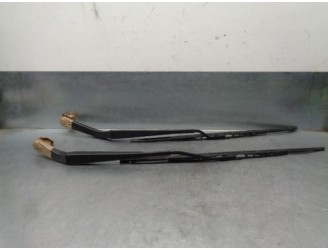 Recambio de brazo limpia delantero derecho para chrysler 300 c 3.0 crd cat referencia OEM IAM 5139094AA  