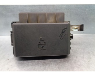 Recambio de caja reles / fusibles para chrysler 300 c 3.0 crd cat referencia OEM IAM 68003895AB  