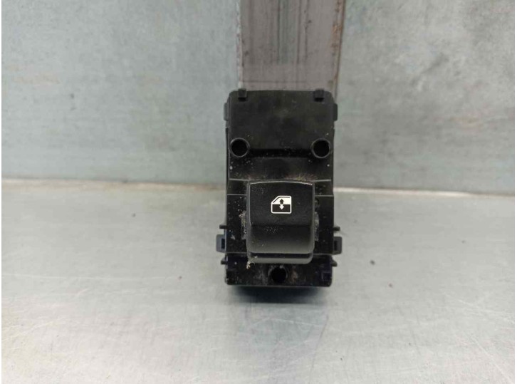 Recambio de mando elevalunas delantero derecho para kia xceed 1.0 tgdi cat referencia OEM IAM 93575J7000 