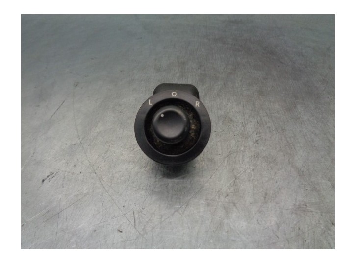 Recambio de mando retrovisor para chrysler 300 c 3.0 crd cat referencia OEM IAM 04602788AA  