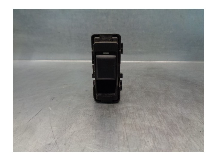 Recambio de mando elevalunas trasero derecho para chrysler 300 c 3.0 crd cat referencia OEM IAM 04602787AA  
