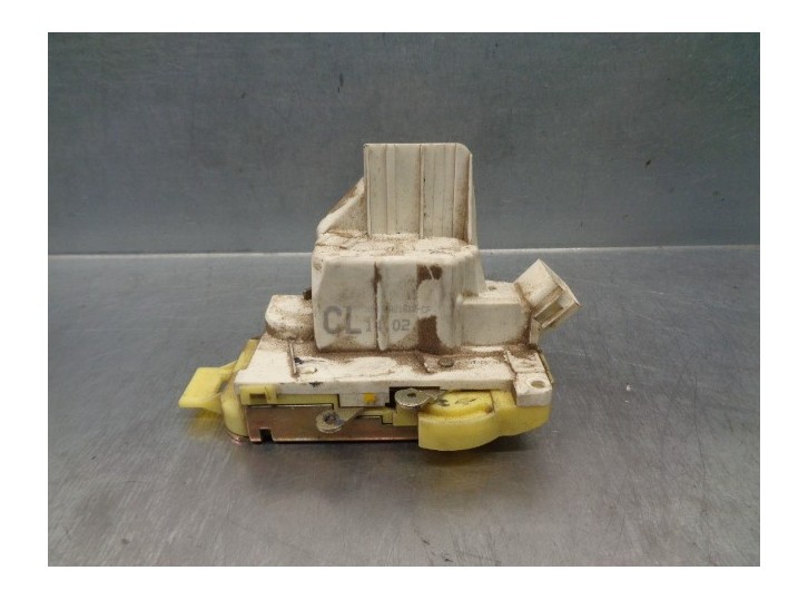 Replacement front right door lock for Ford Focus saloon (CAK) 1.6 16V CAT OEM IAM reference XS41A21812CF 5 PINS