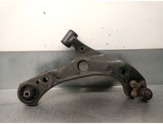 Recambio de brazo suspension inferior delantero derecho para toyota corolla station wagon (_e21_) 1.8 hybrid (zwe211) referencia
