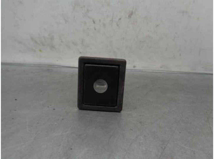 Recambio de maneta exterior porton para renault clio i fase i+ii (b/c57) 1.4 referencia OEM IAM 7700827555 