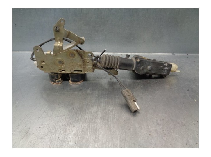 Replacement front right door lock for Fiat Uno (146) 1.1 OEM IAM reference 7637234 2 PINS 5 DOORS