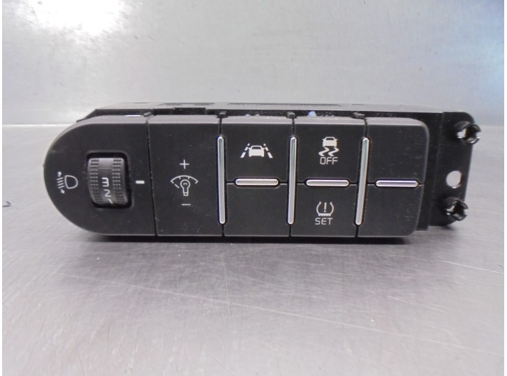 Recambio de mandos salpicadero para kia xceed 1.0 tgdi cat referencia OEM IAM 93700J7270  