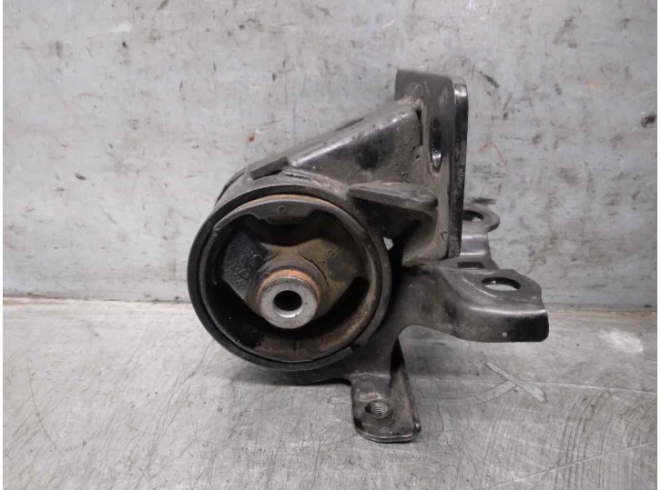 Replacement engine mount for Toyota Avensis sedan (T 22) 2.0 Turbodiesel CAT OEM IAM reference 1237264210 1237264210 