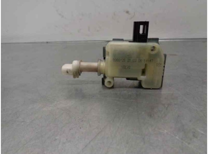 Recambio de motor cierre centralizado porton para volvo s80 berlina 2.4 diesel cat referencia OEM IAM 3169560  