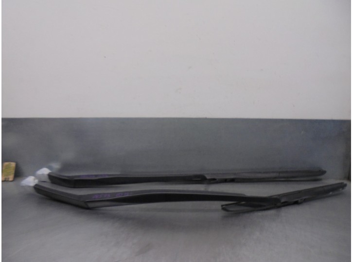 Recambio de brazo limpia delantero derecho para kia xceed 1.0 tgdi cat referencia OEM IAM 98311J7000 98321J7000 