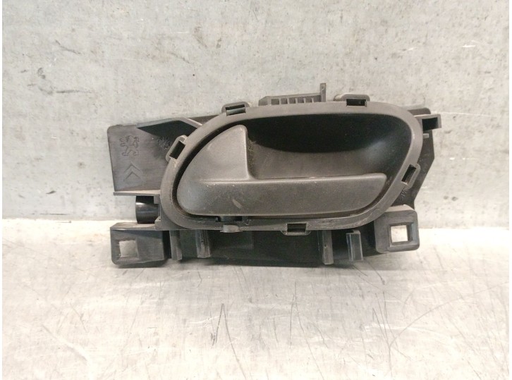 Recambio de maneta interior delantera izquierda para opel vivaro c furgoneta (k0) 1.5 referencia OEM IAM 303966  