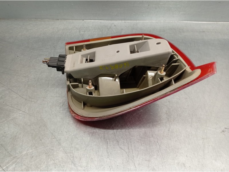 Recambio de piloto trasero izquierdo para ford fiesta berl./courier porto referencia OEM IAM 89FG13A603  3 PUERTAS